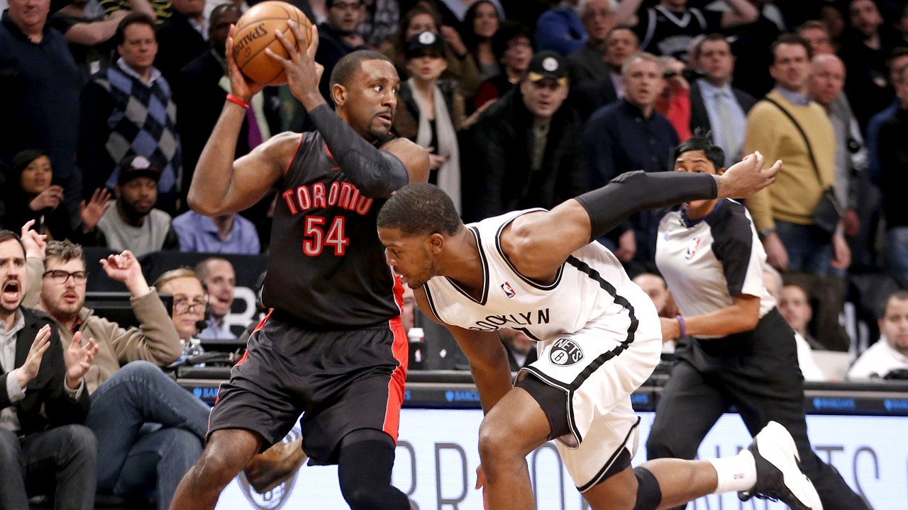 Late steal and jumper give Raptors win, snaps Nets' streak